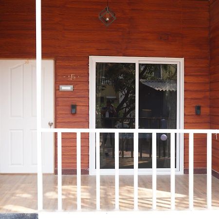 The Mango Leaf Homestay アリバグ エクステリア 写真